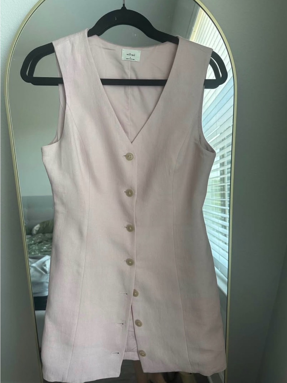 Wilfred Light Pink Sleeveless V-Neck Button-Front Dress
